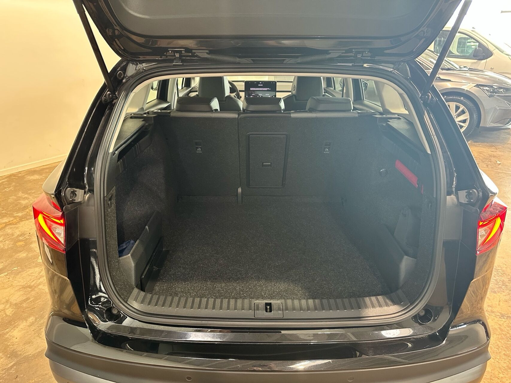 Sort Skoda Enyaq fra 2023