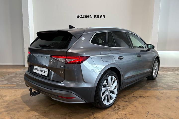 Grå Skoda Enyaq fra 2023