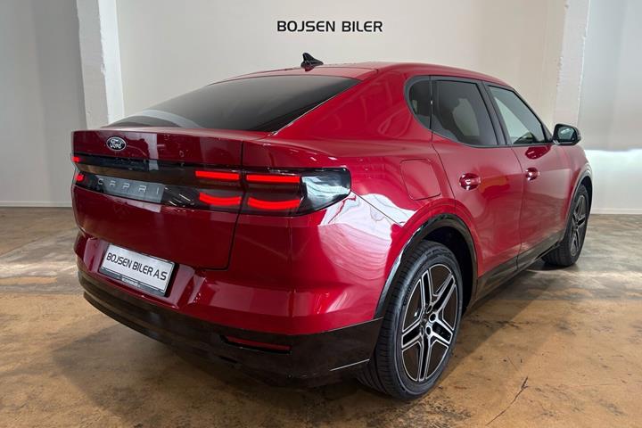 Rød Ford Capri fra 2025