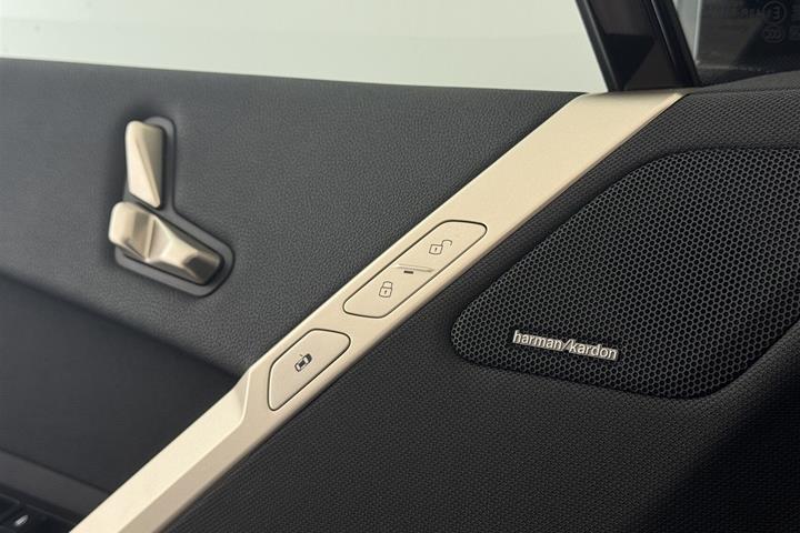 Sort BMW iX fra 2024
