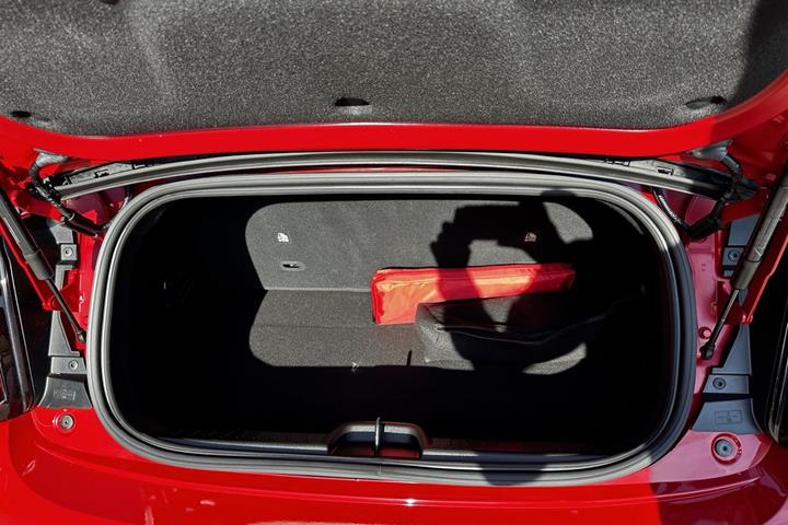 Rød Fiat 500e fra 2023