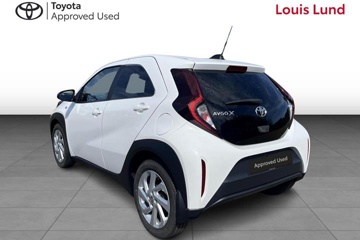 Hvid Toyota Aygo X fra 2022