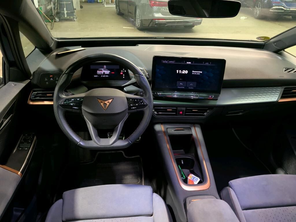 Blå Cupra Born fra 2022