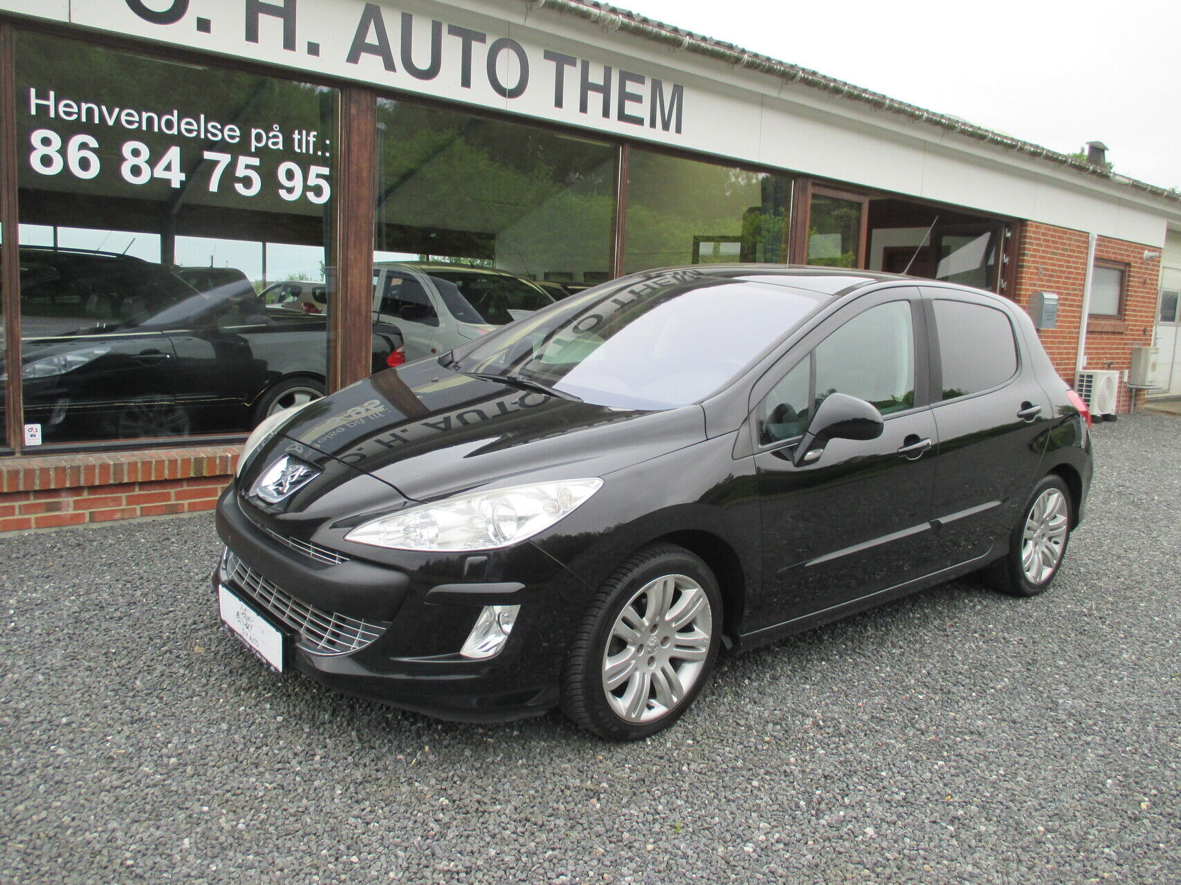 Sort Peugeot 308 fra 2009