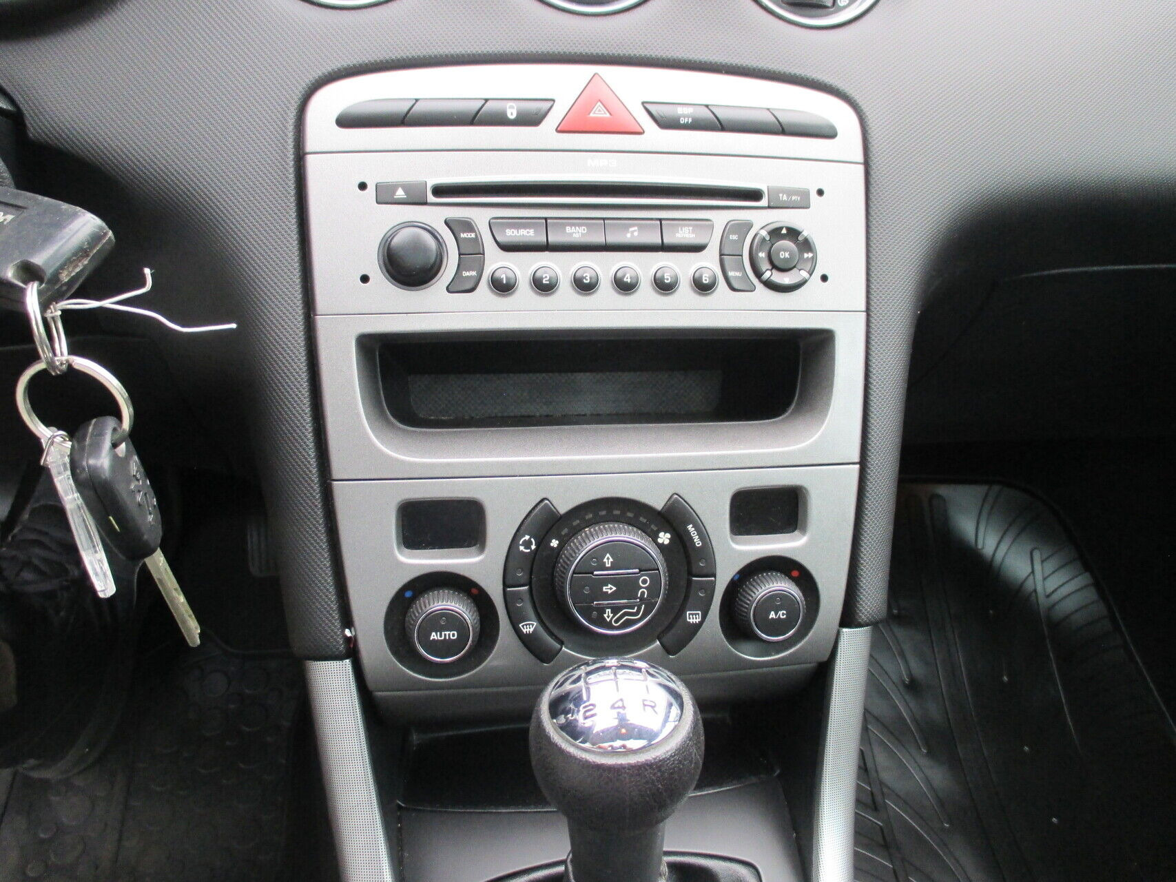 Sort Peugeot 308 fra 2009