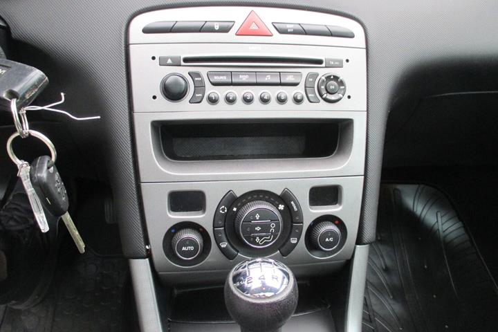 Sort Peugeot 308 fra 2009