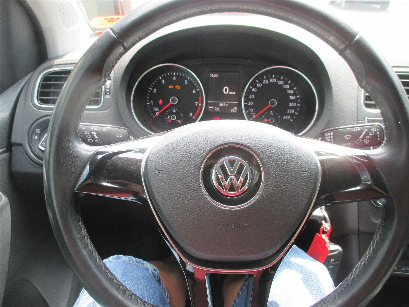 Sølv VW Polo fra 2016