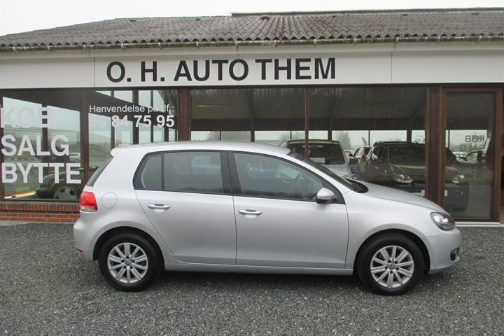 Sølv VW Golf fra 2011