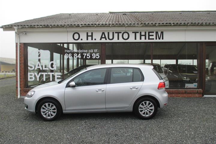 Sølv VW Golf fra 2011