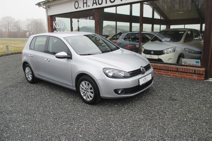 Sølv VW Golf fra 2011