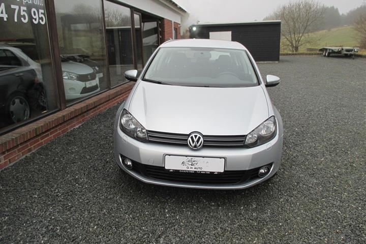 Sølv VW Golf fra 2011