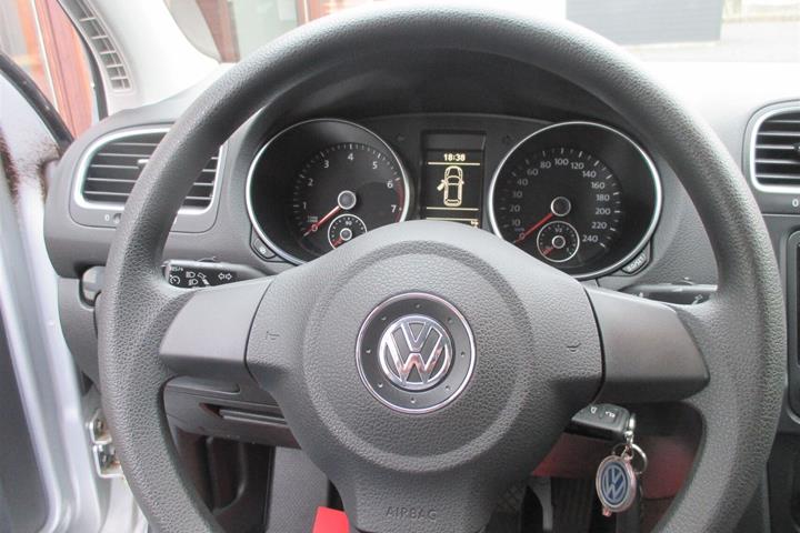 Sølv VW Golf fra 2011