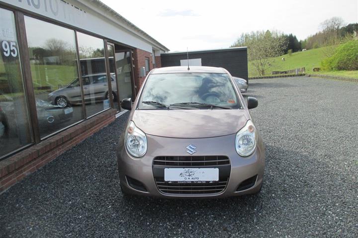 Lilla Suzuki Alto fra 2011