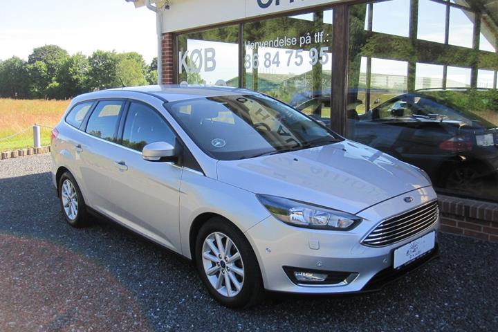 Sølv Ford Focus fra 2016