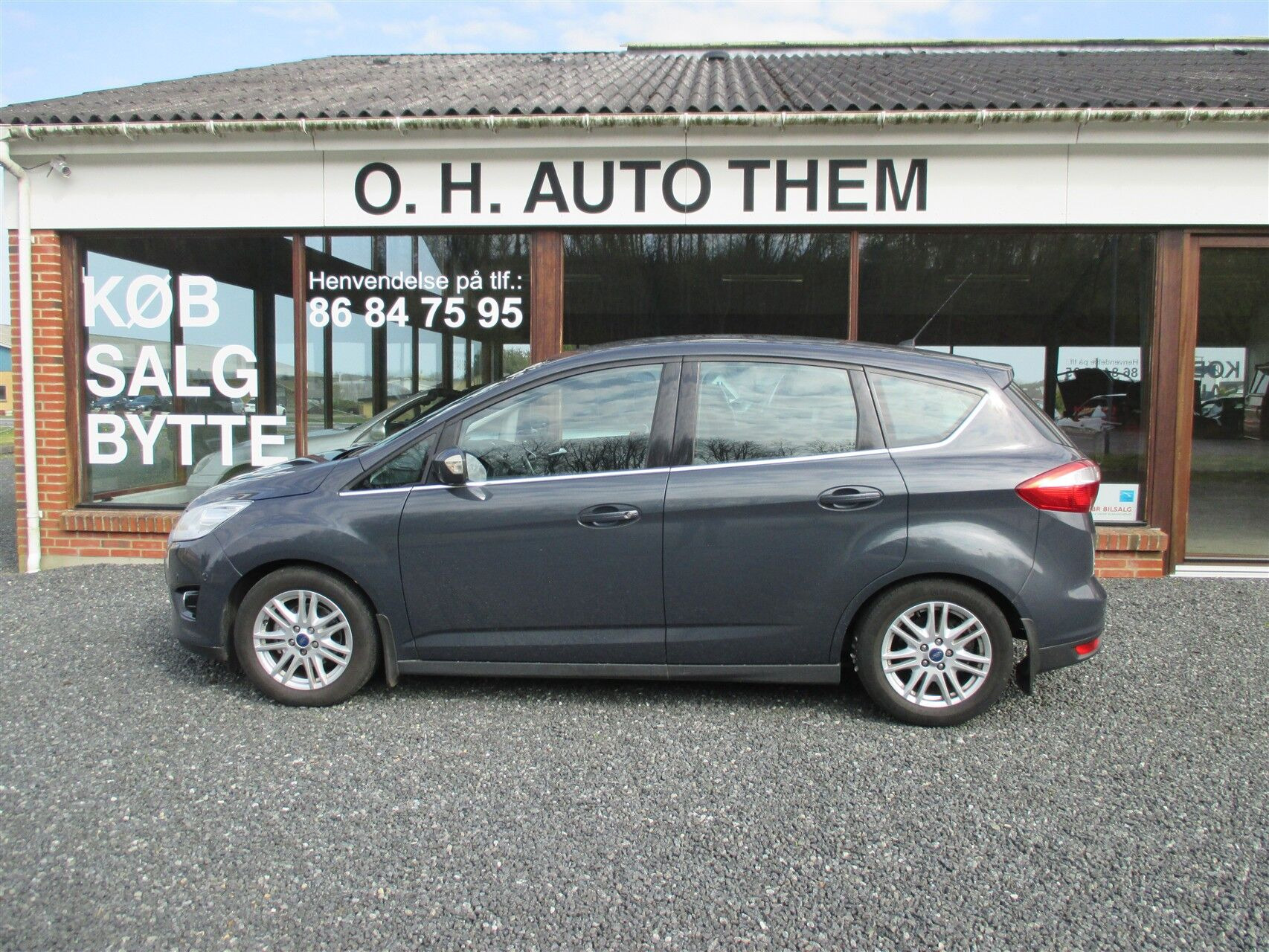 Grå Ford C-MAX fra 2014