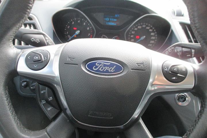 Grå Ford C-MAX fra 2014