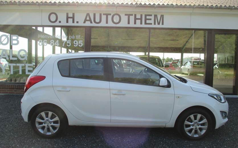 Hyundai i20 1,2 Classic XTR 85HK 5d