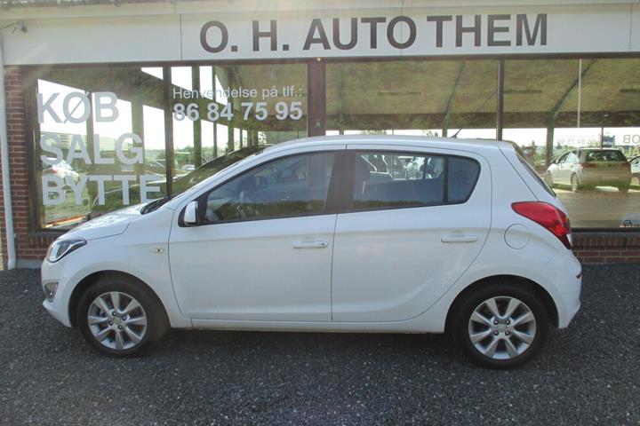 Hvid Hyundai i20 fra 2014