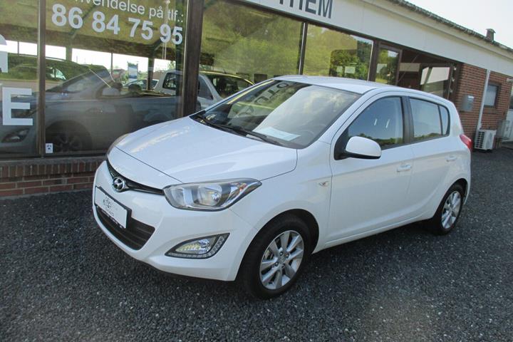 Hvid Hyundai i20 fra 2014