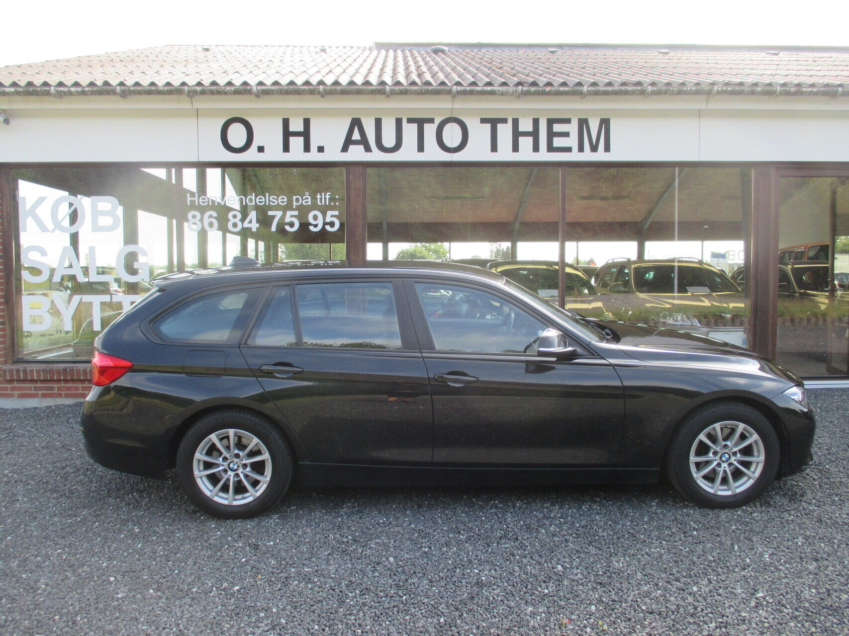 Sort BMW 320d fra 2017