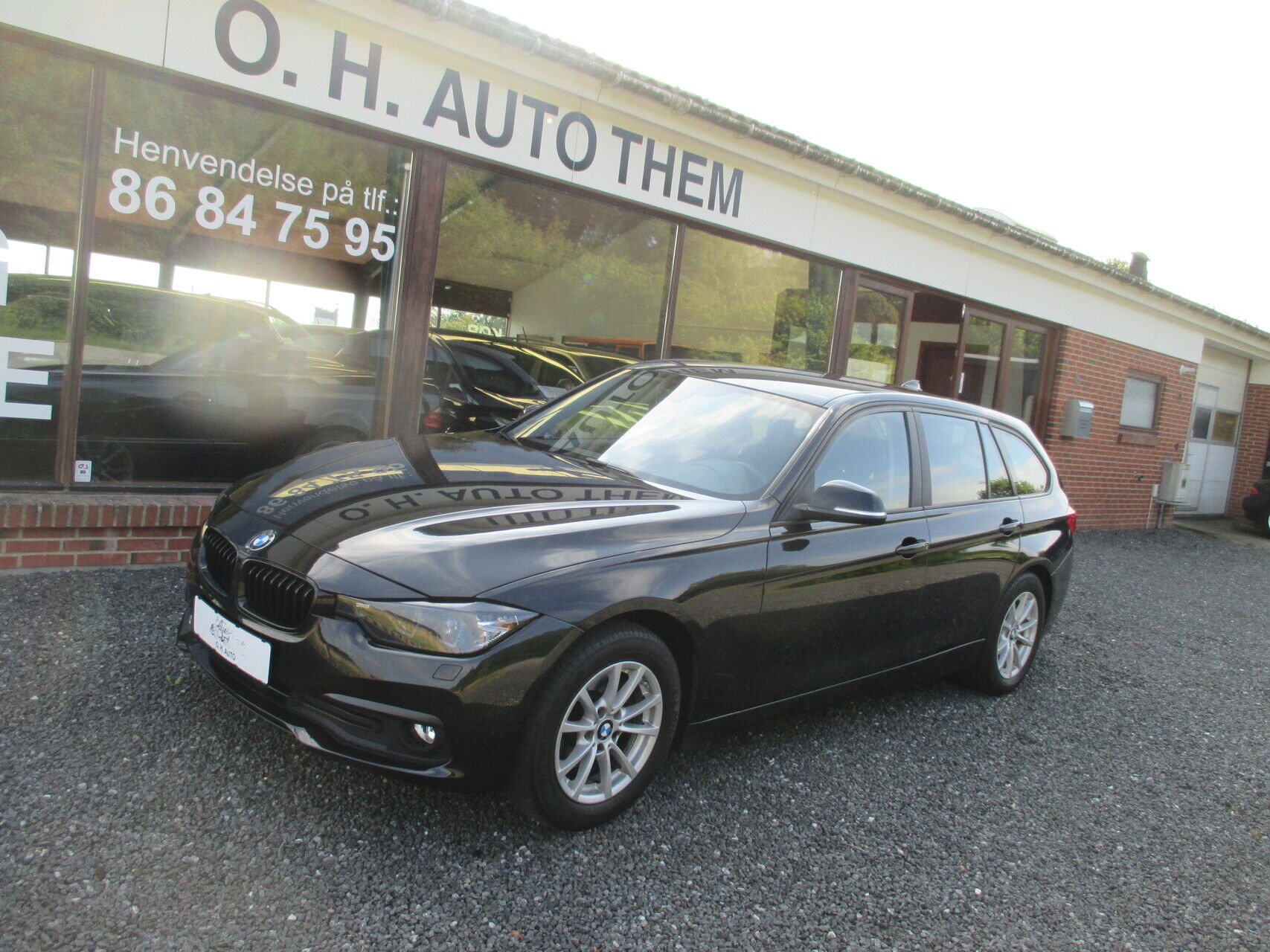 Sort BMW 320d fra 2017
