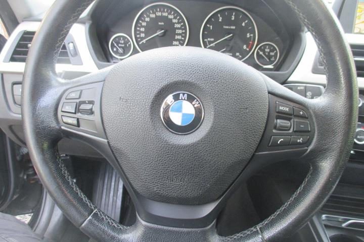 Sort BMW 320d fra 2017