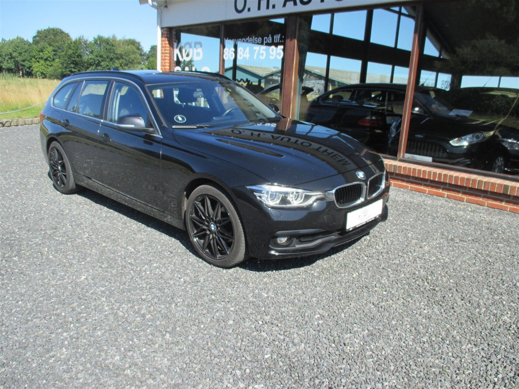 Sort BMW 320d fra 2018