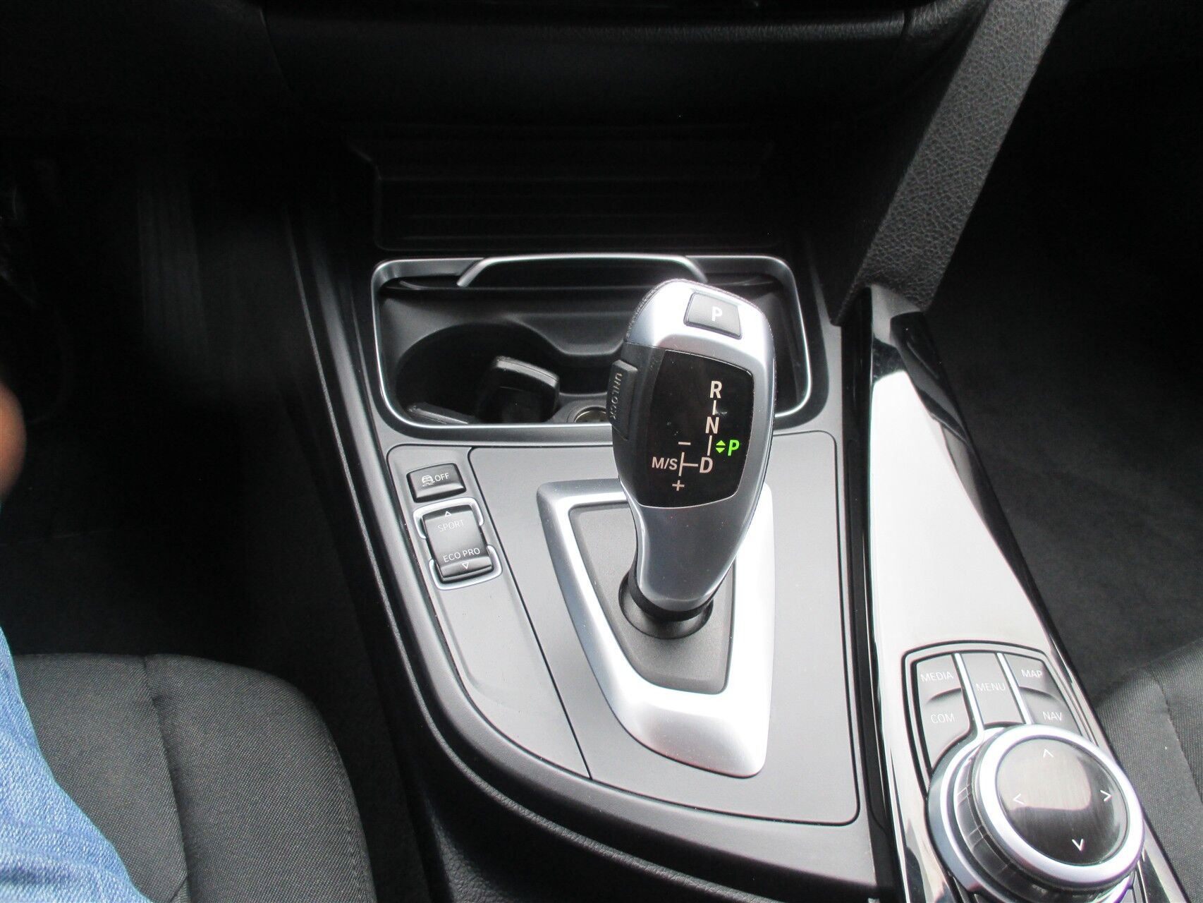Sort BMW 320d fra 2018