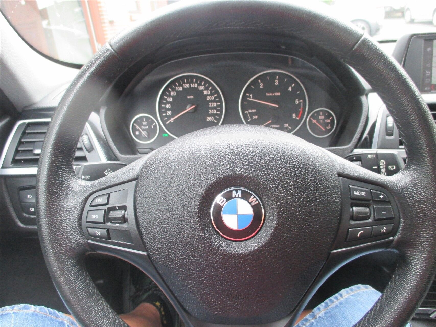 Sort BMW 320d fra 2018
