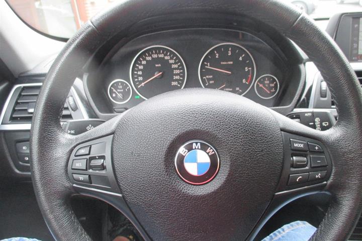 Sort BMW 320d fra 2018