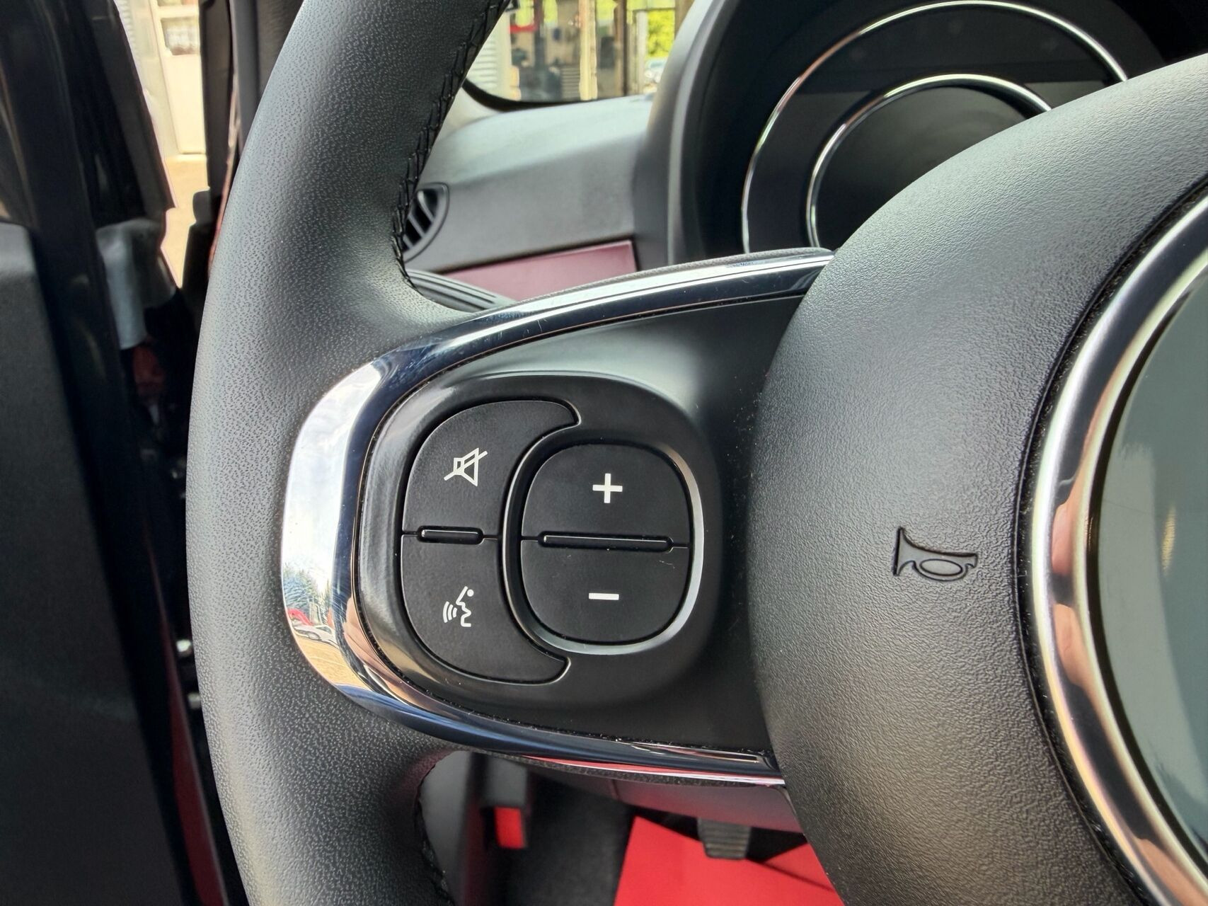 Sort Fiat 500C fra 2020