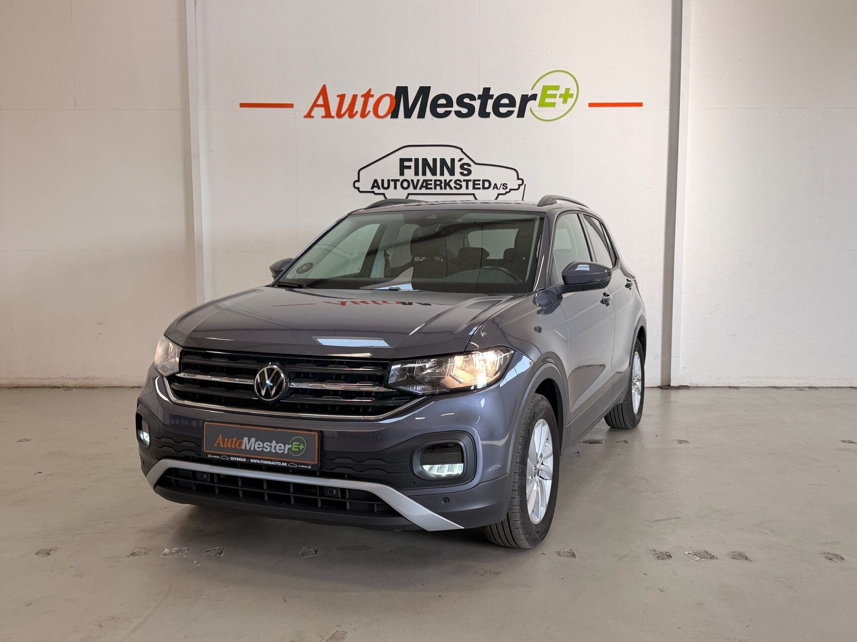 Grå VW T-Cross fra 2021