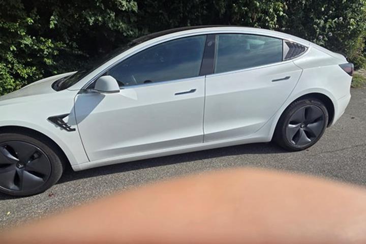 undefined Tesla Model 3 fra 2020