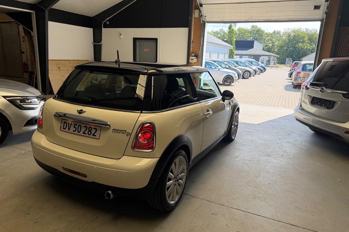 Beige Mini Cooper fra 2012