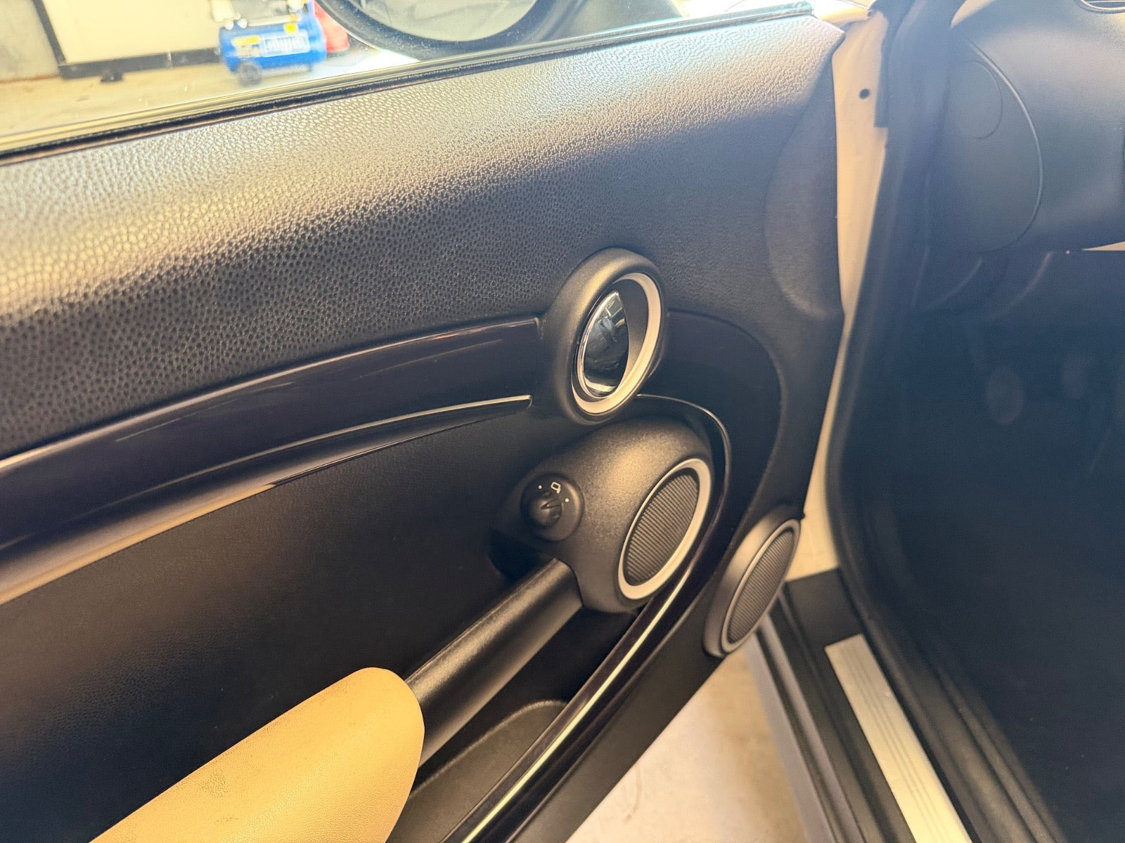 Beige Mini Cooper fra 2012