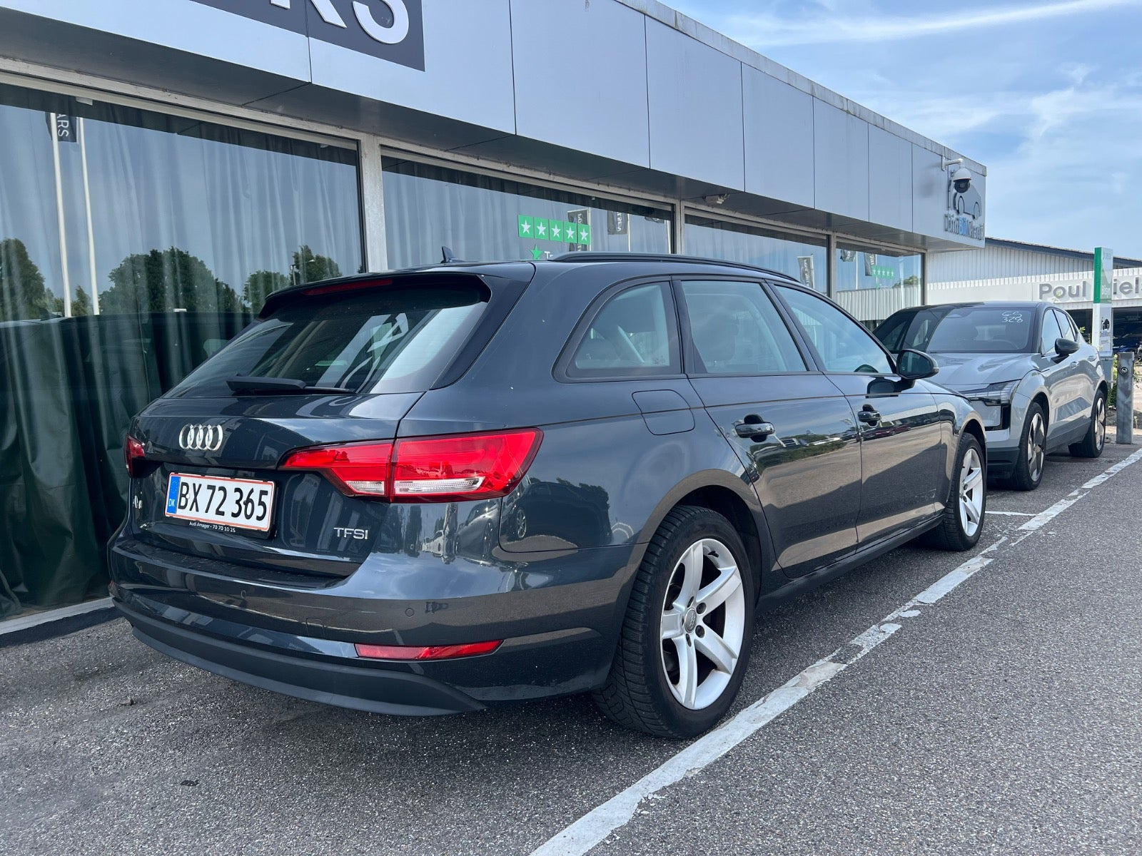 Grøn Audi A4 fra 2017
