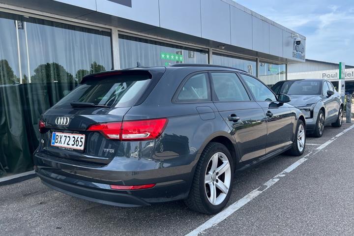 Grøn Audi A4 fra 2017