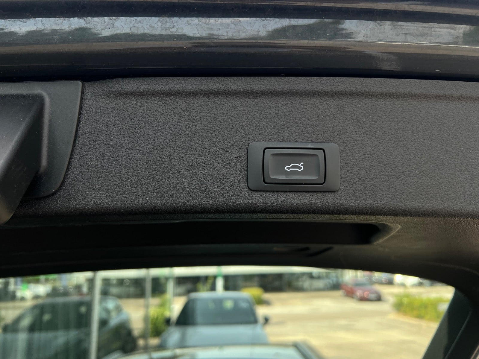 Grøn Audi A4 fra 2017