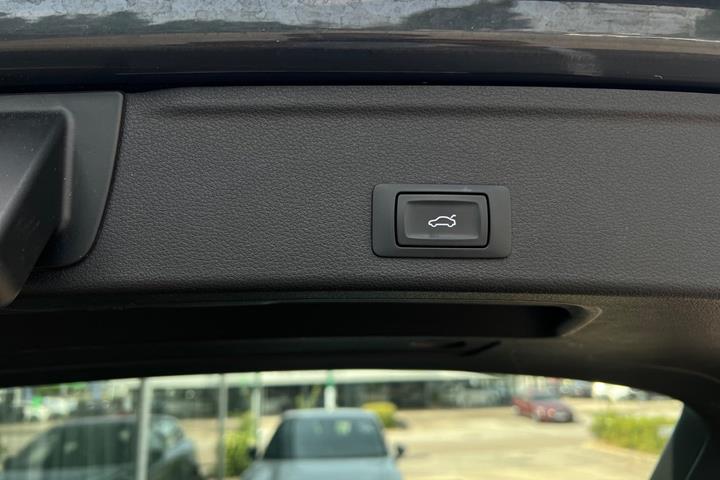 Grøn Audi A4 fra 2017