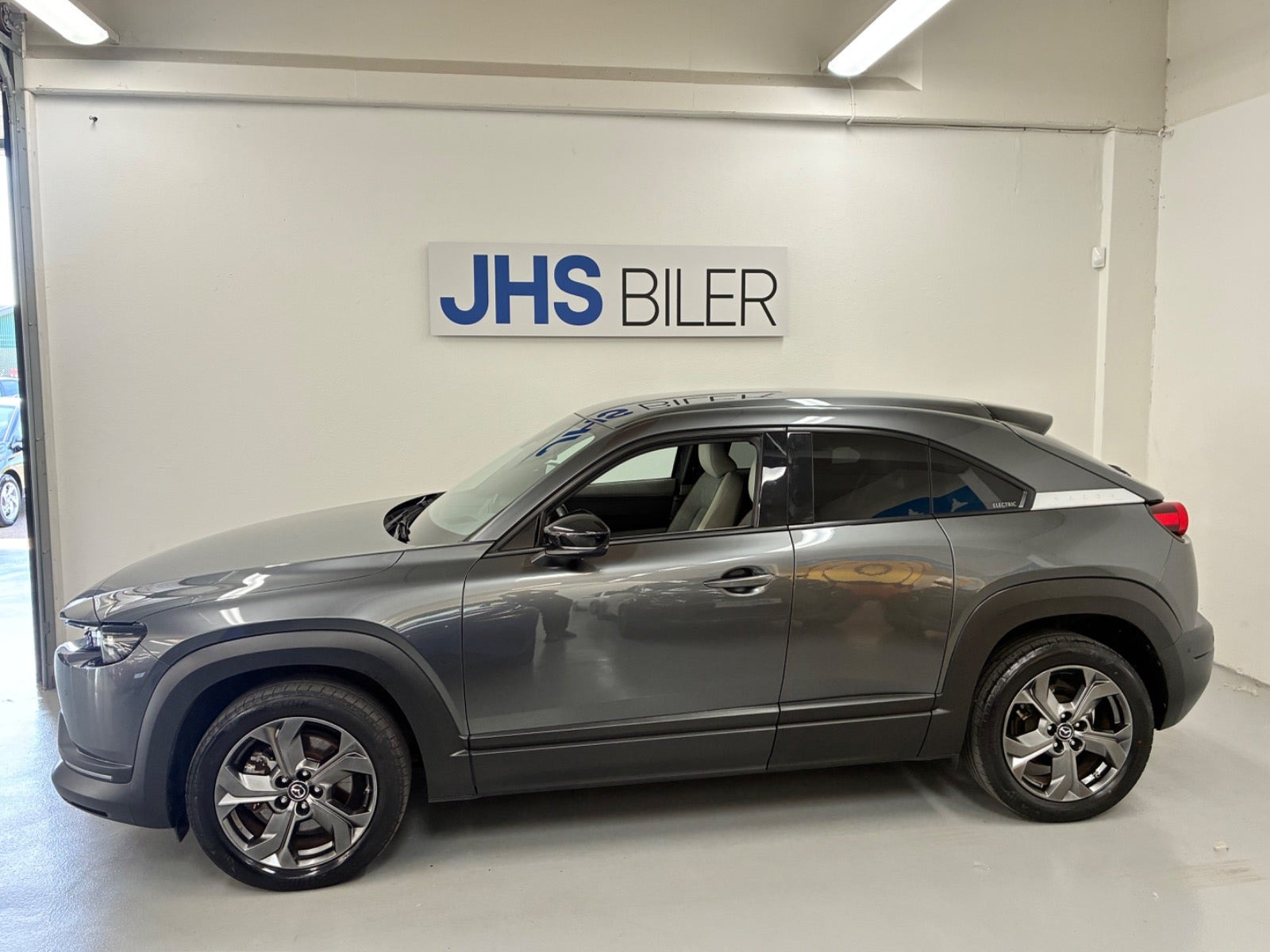 Grå Mazda MX-30 fra 2020