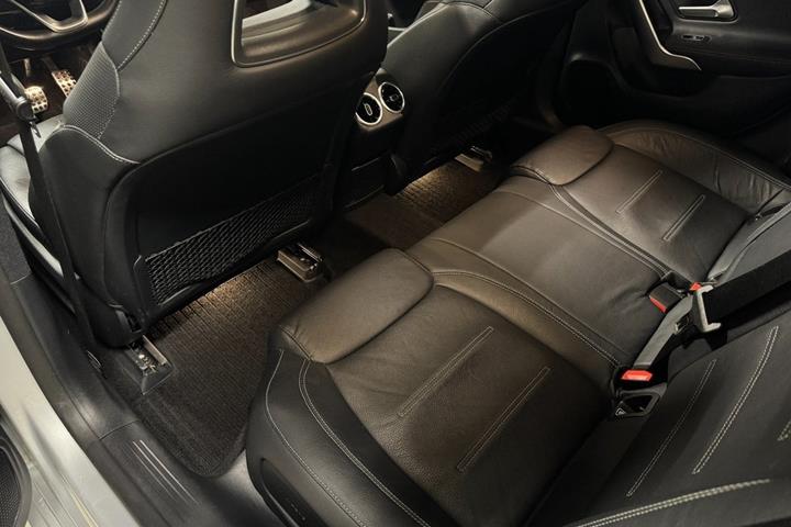 Sølv Mercedes CLA220 d fra 2020