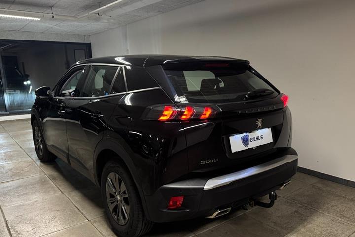 Sort Peugeot 2008 fra 2023