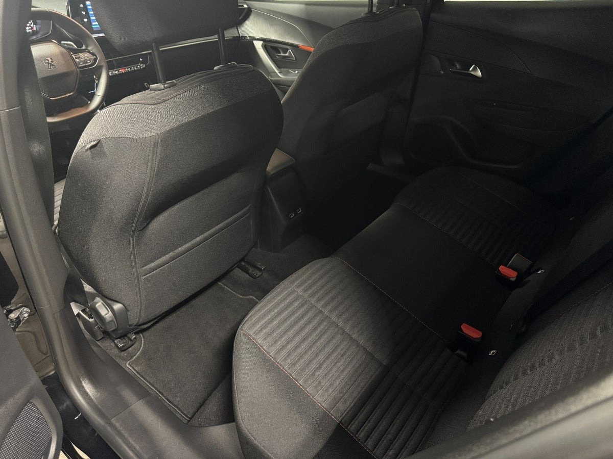 Sort Peugeot 2008 fra 2023