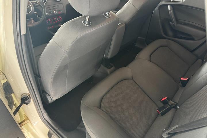 Hvid Audi A1 fra 2014