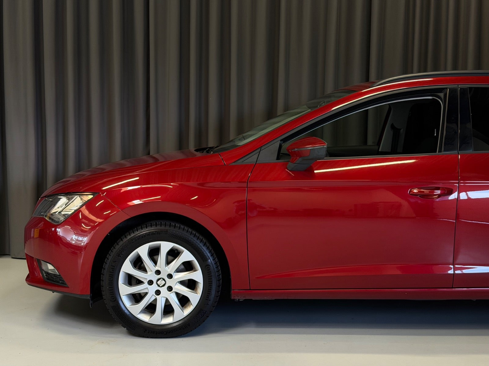 Rød Seat Leon fra 2016