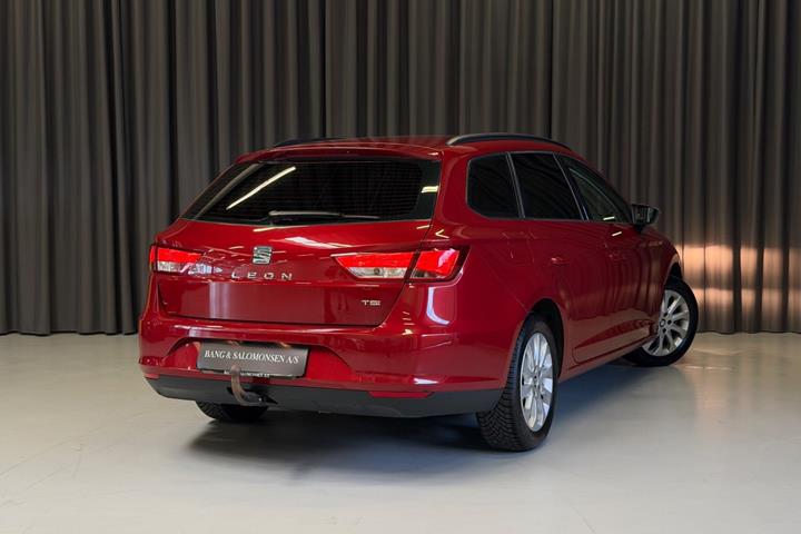 Rød Seat Leon fra 2016