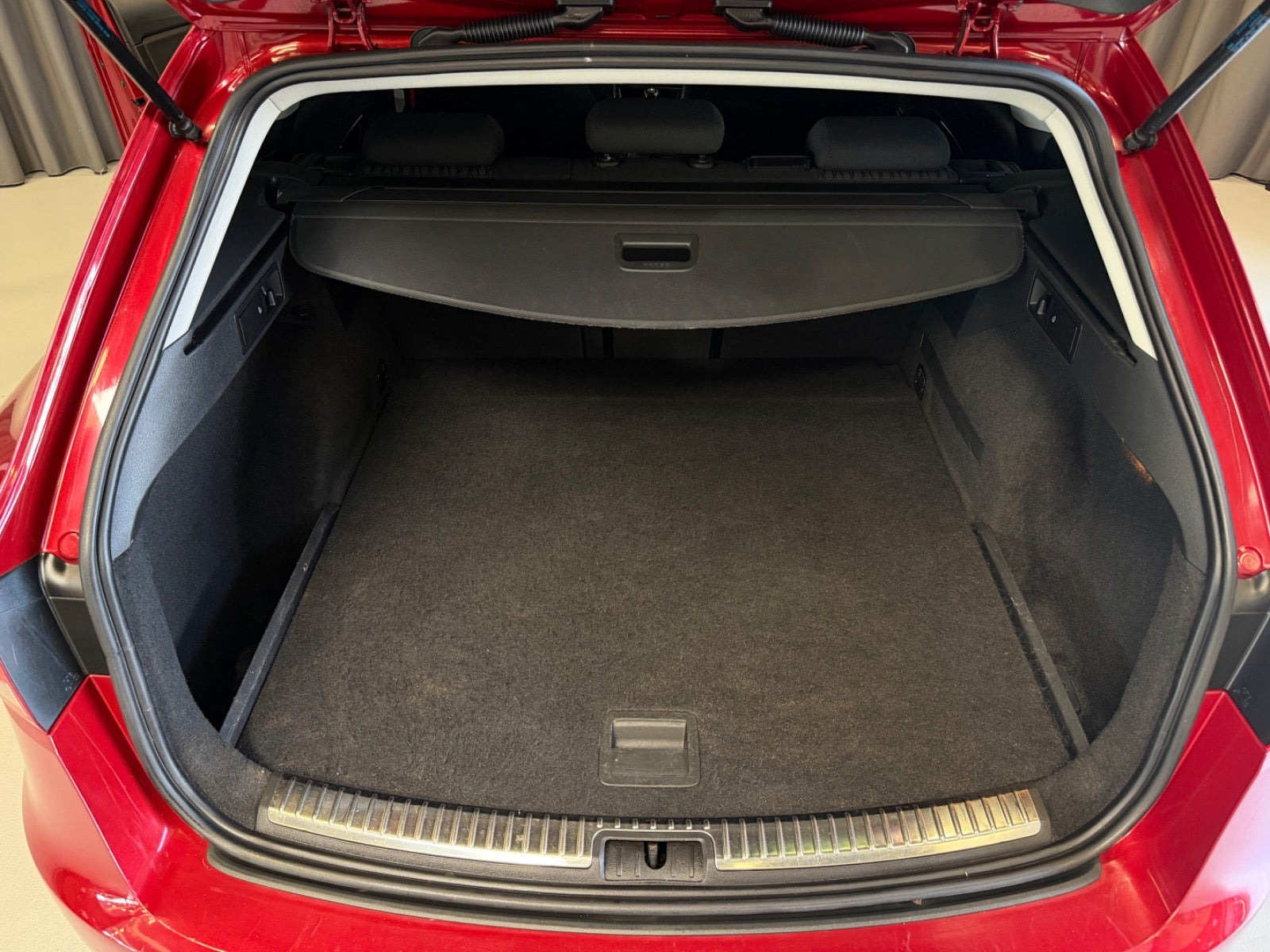 Rød Seat Leon fra 2016