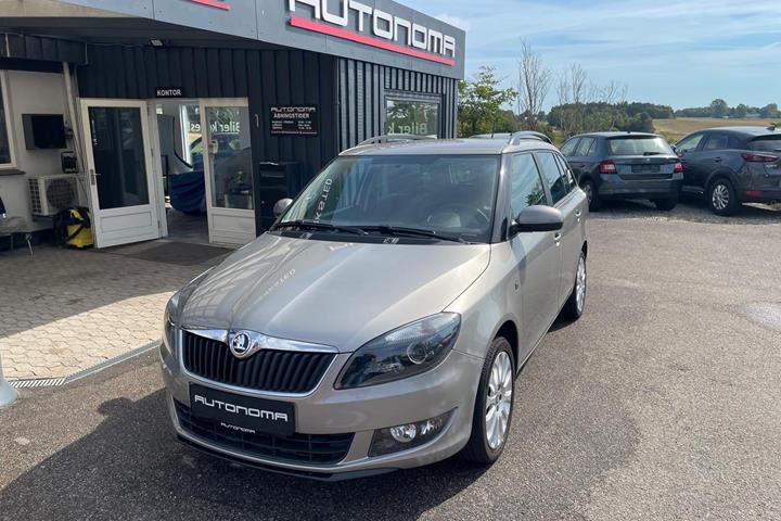 Beige Skoda Fabia fra 2015