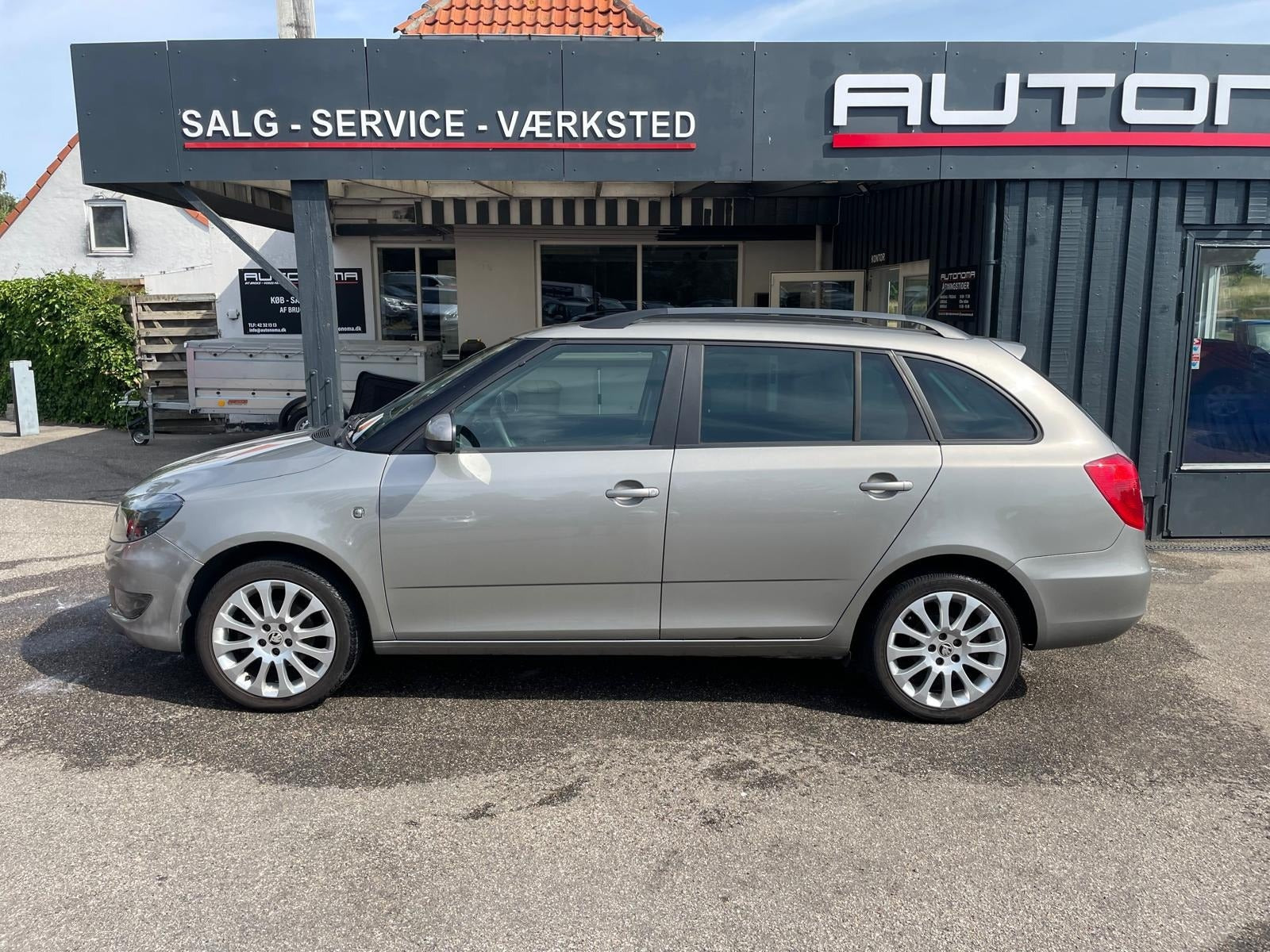 Beige Skoda Fabia fra 2015