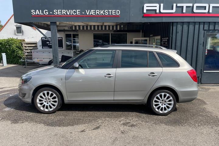 Beige Skoda Fabia fra 2015